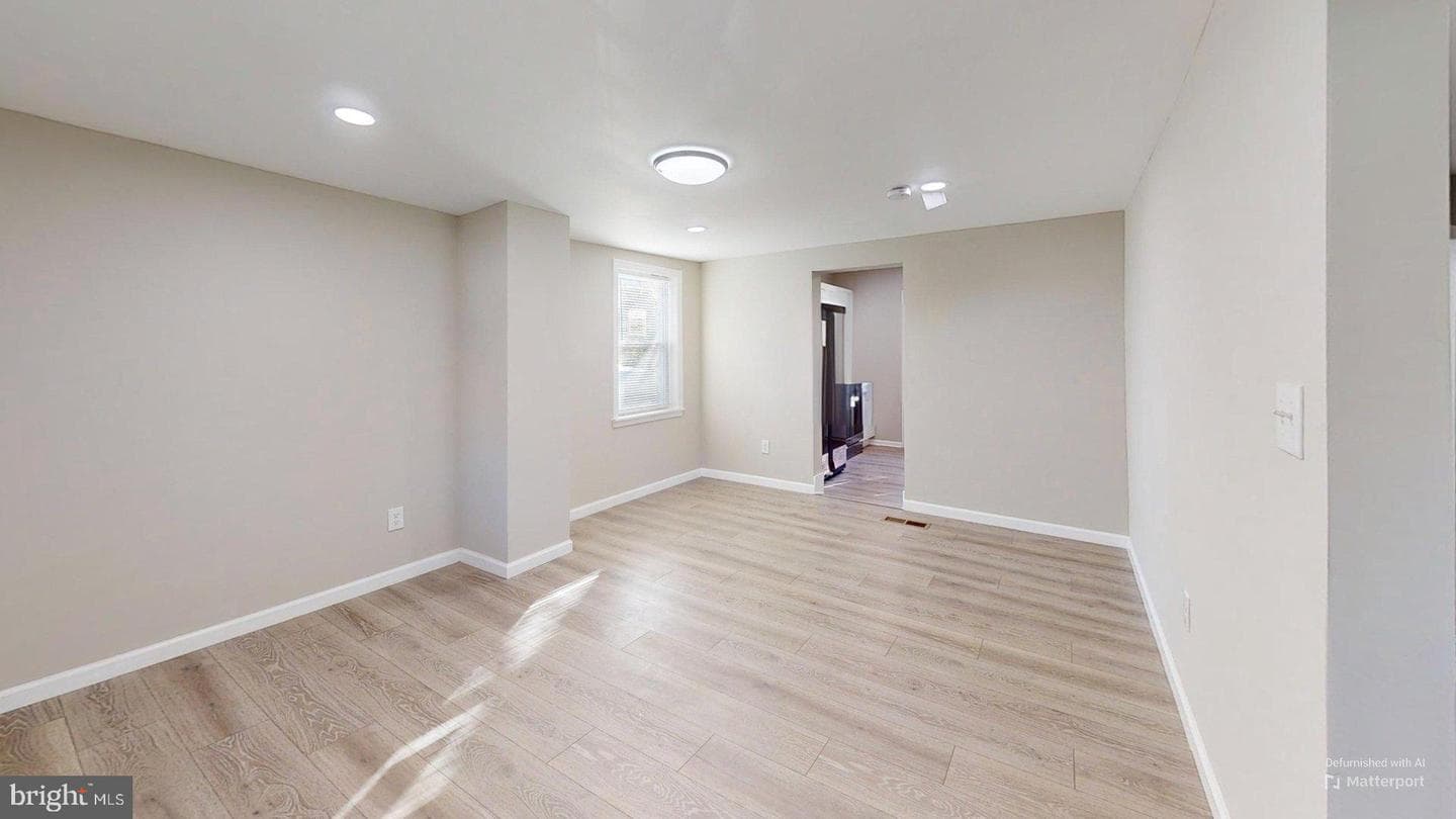 21 S Greenway Avenue photo 44