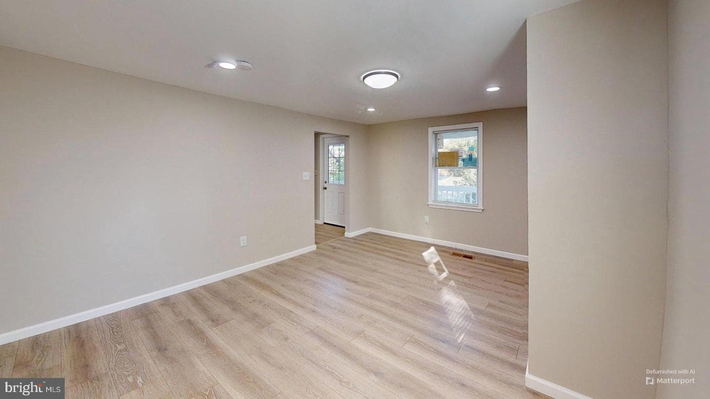 21 S Greenway Avenue photo 45