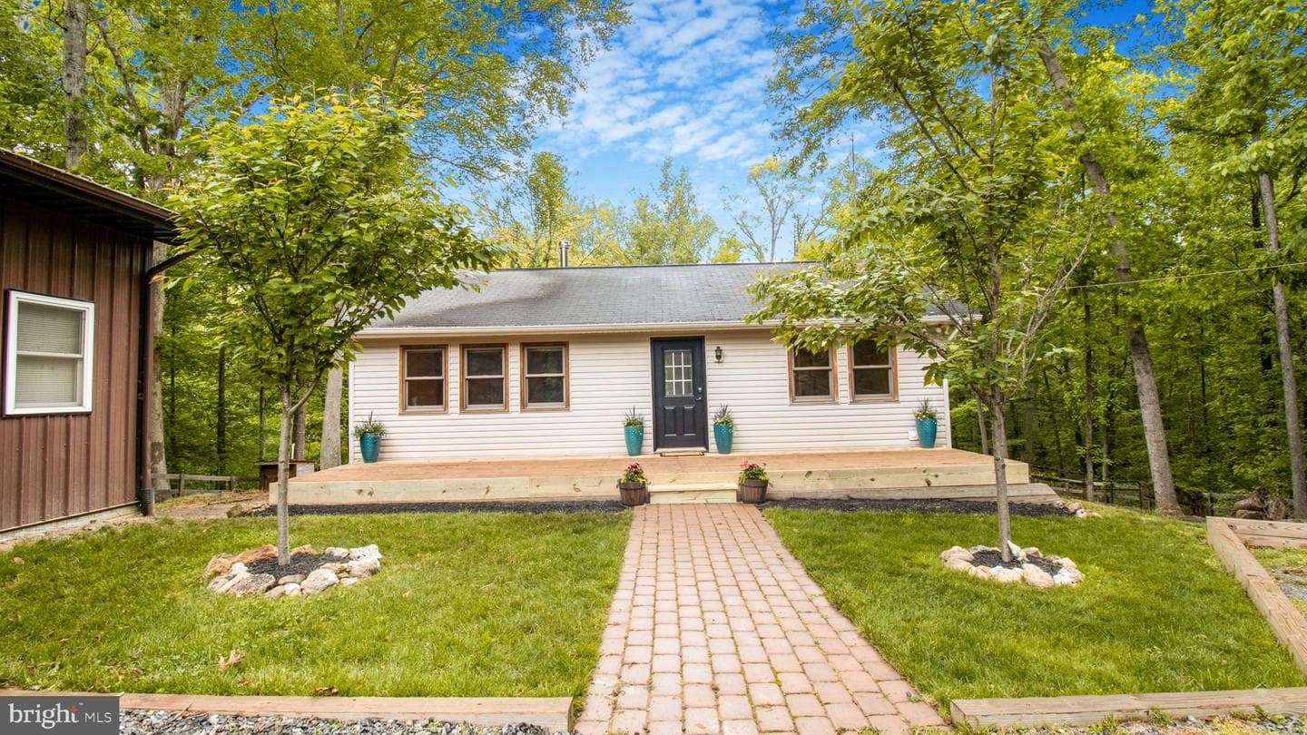 2834 Calmes Neck Lane photo 4