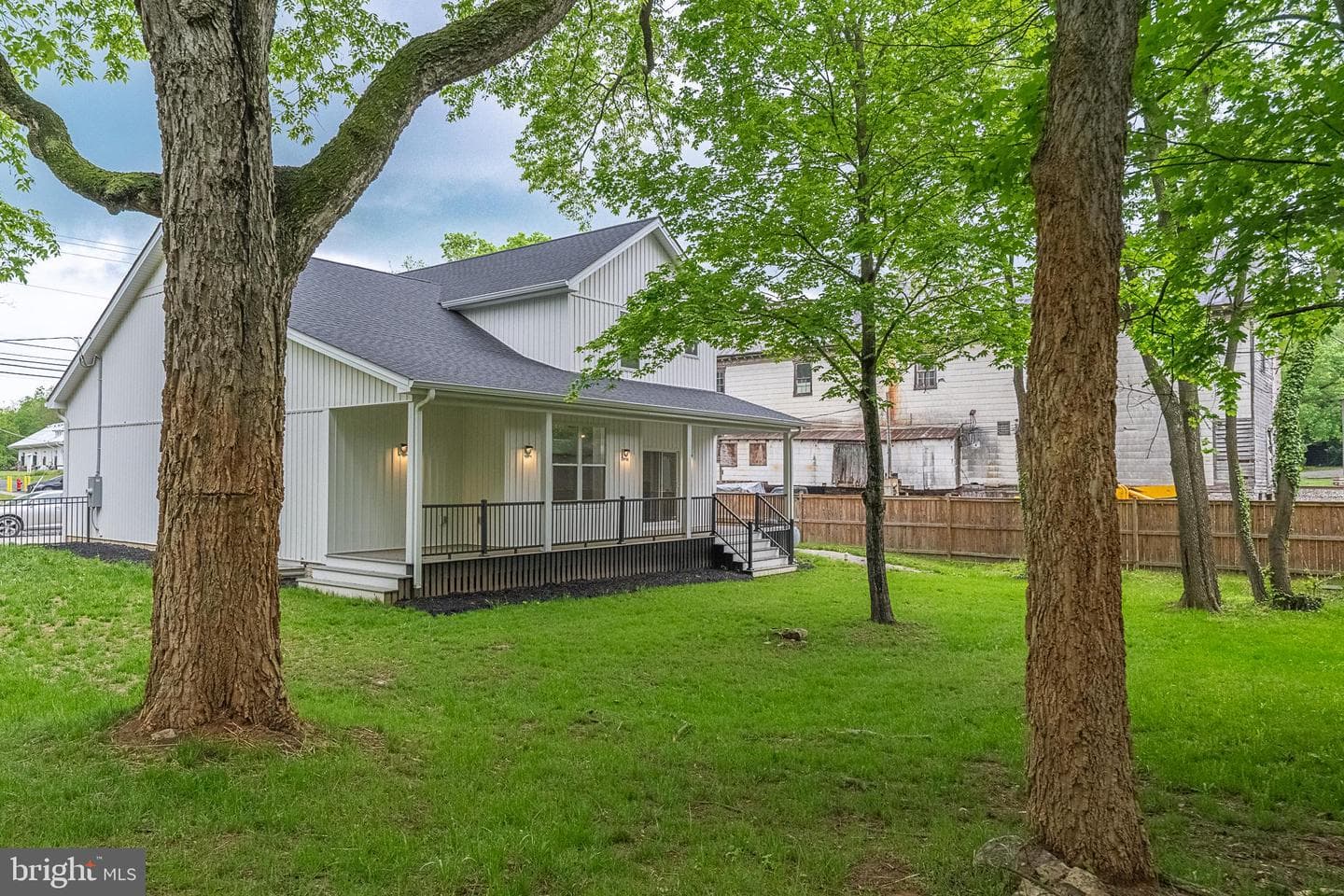 120 E Main Street photo 6