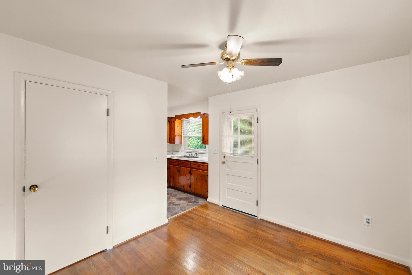311 S Buckmarsh Street photo 12