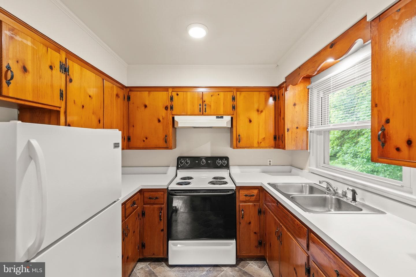 311 S Buckmarsh Street photo 15