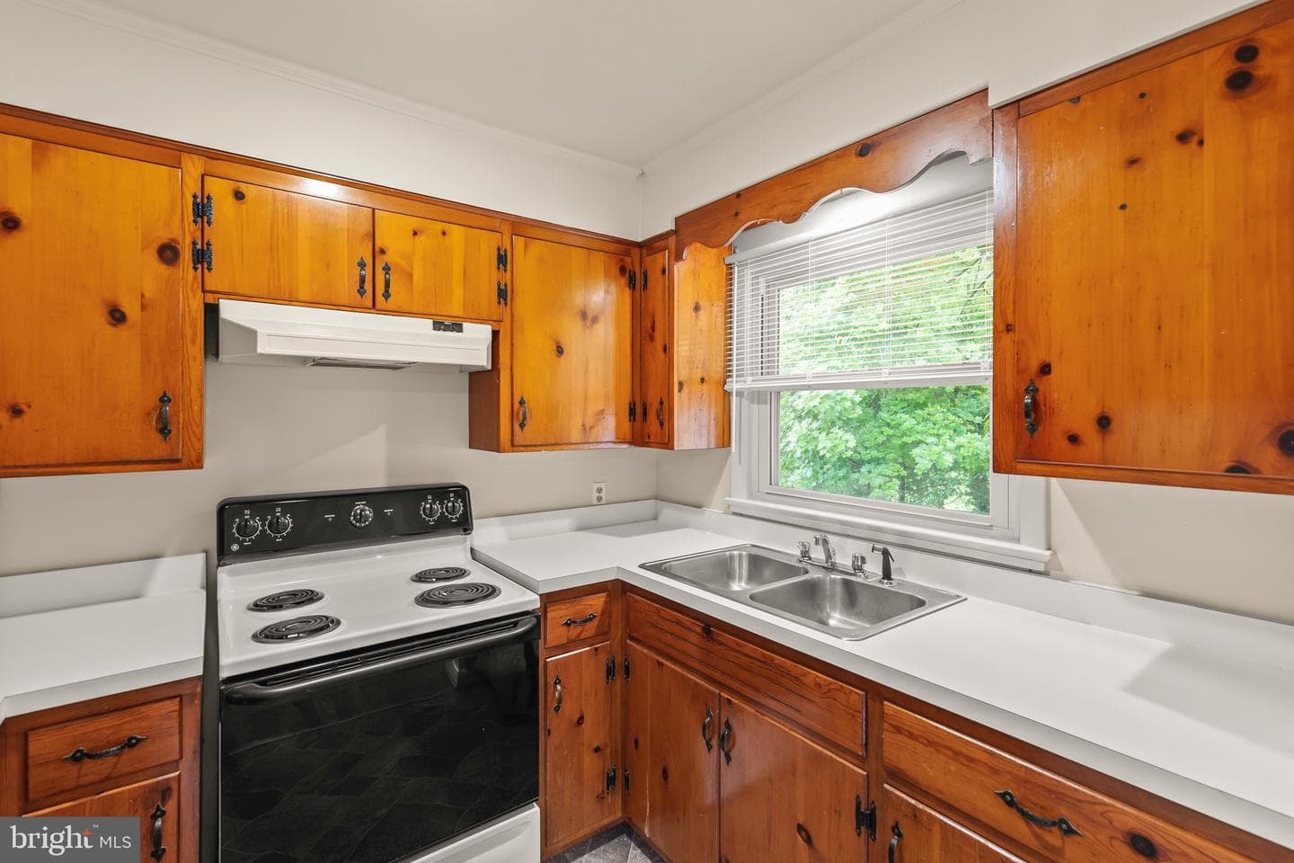 311 S Buckmarsh Street photo 16