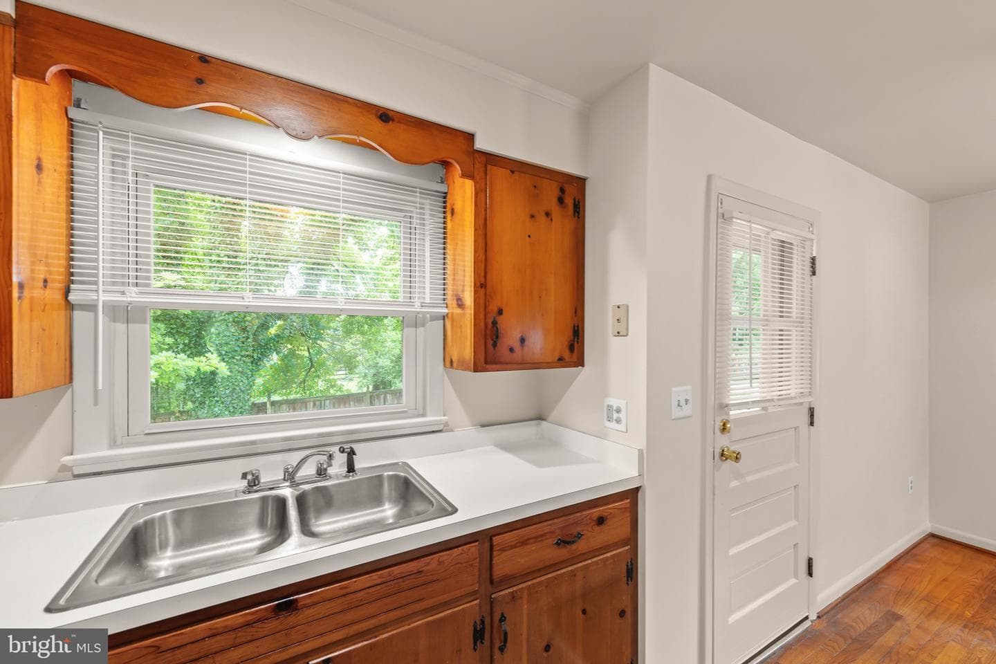 311 S Buckmarsh Street photo 17