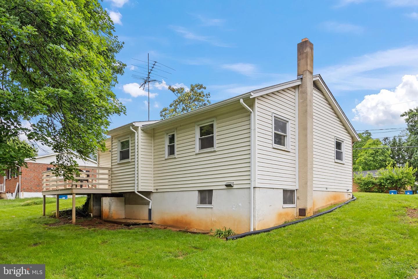 311 S Buckmarsh Street photo 4