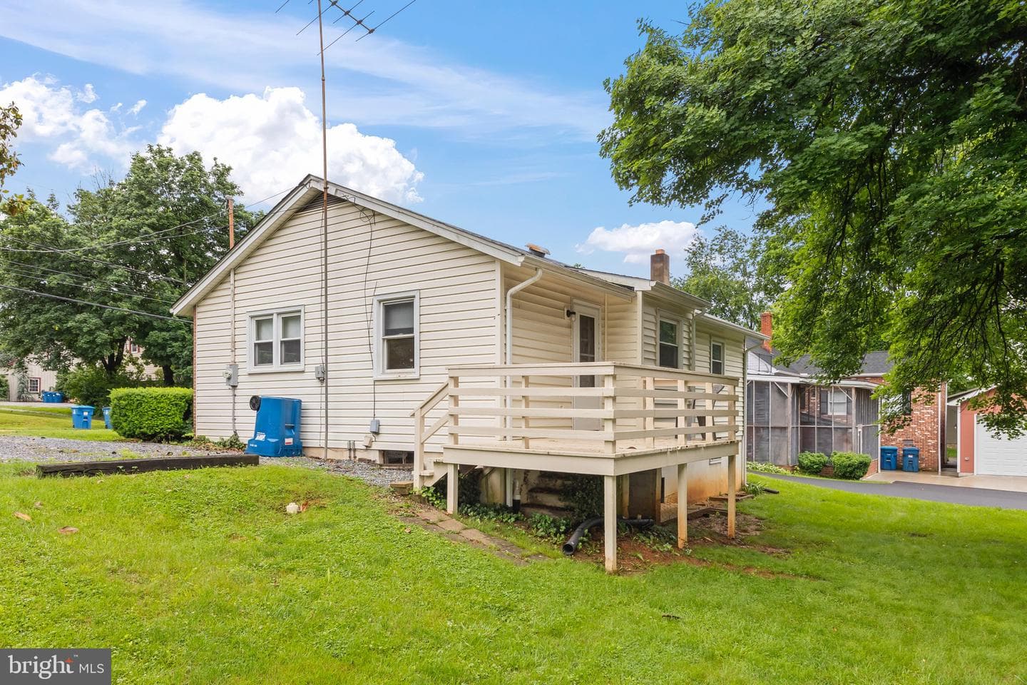 311 S Buckmarsh Street photo 5