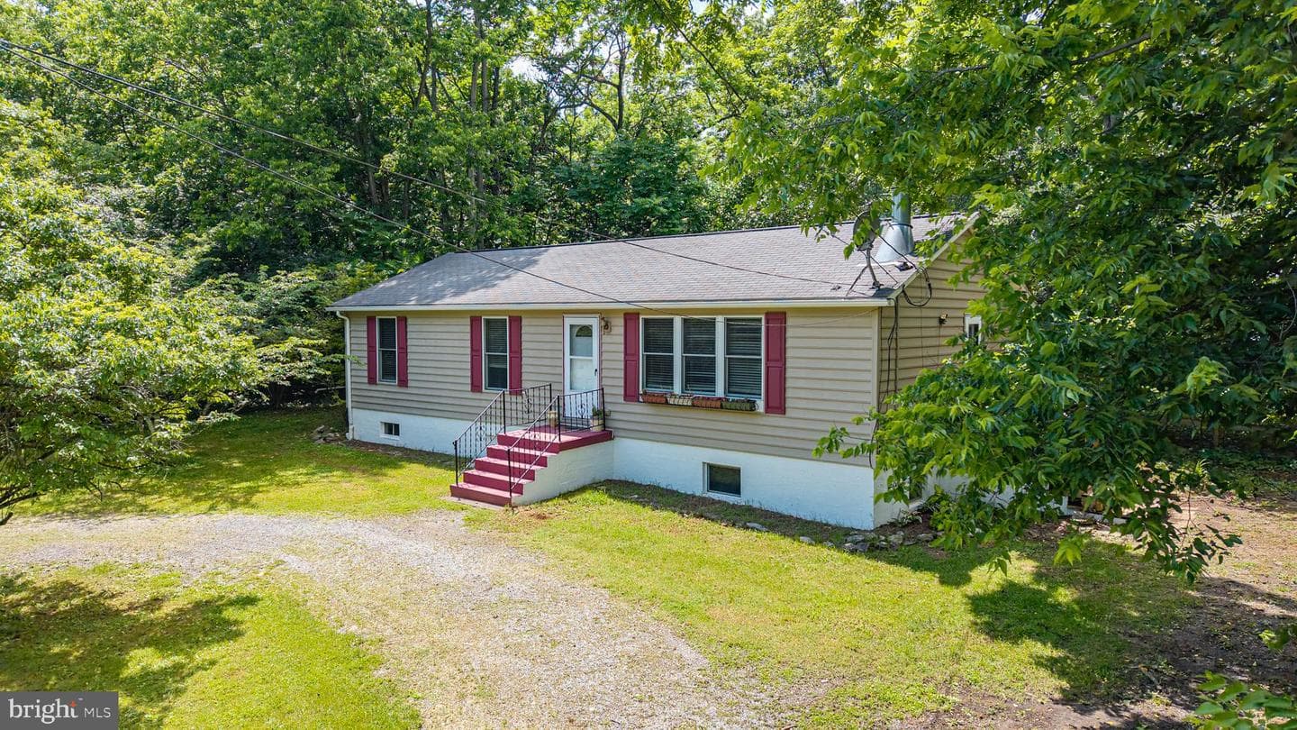 513 Russell Road photo 2