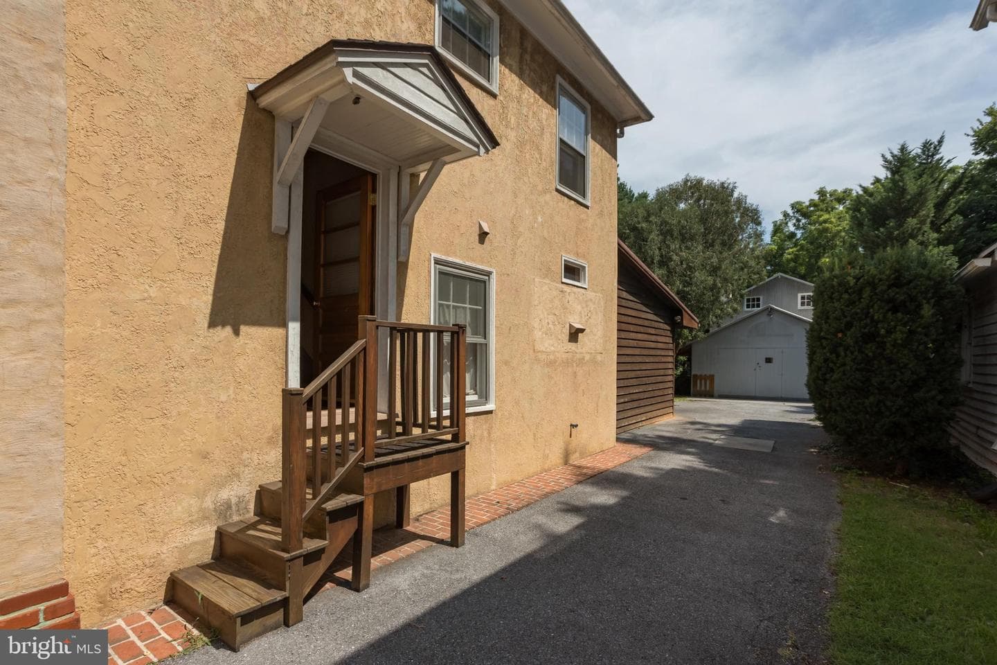 218 Treadwell Street photo 10