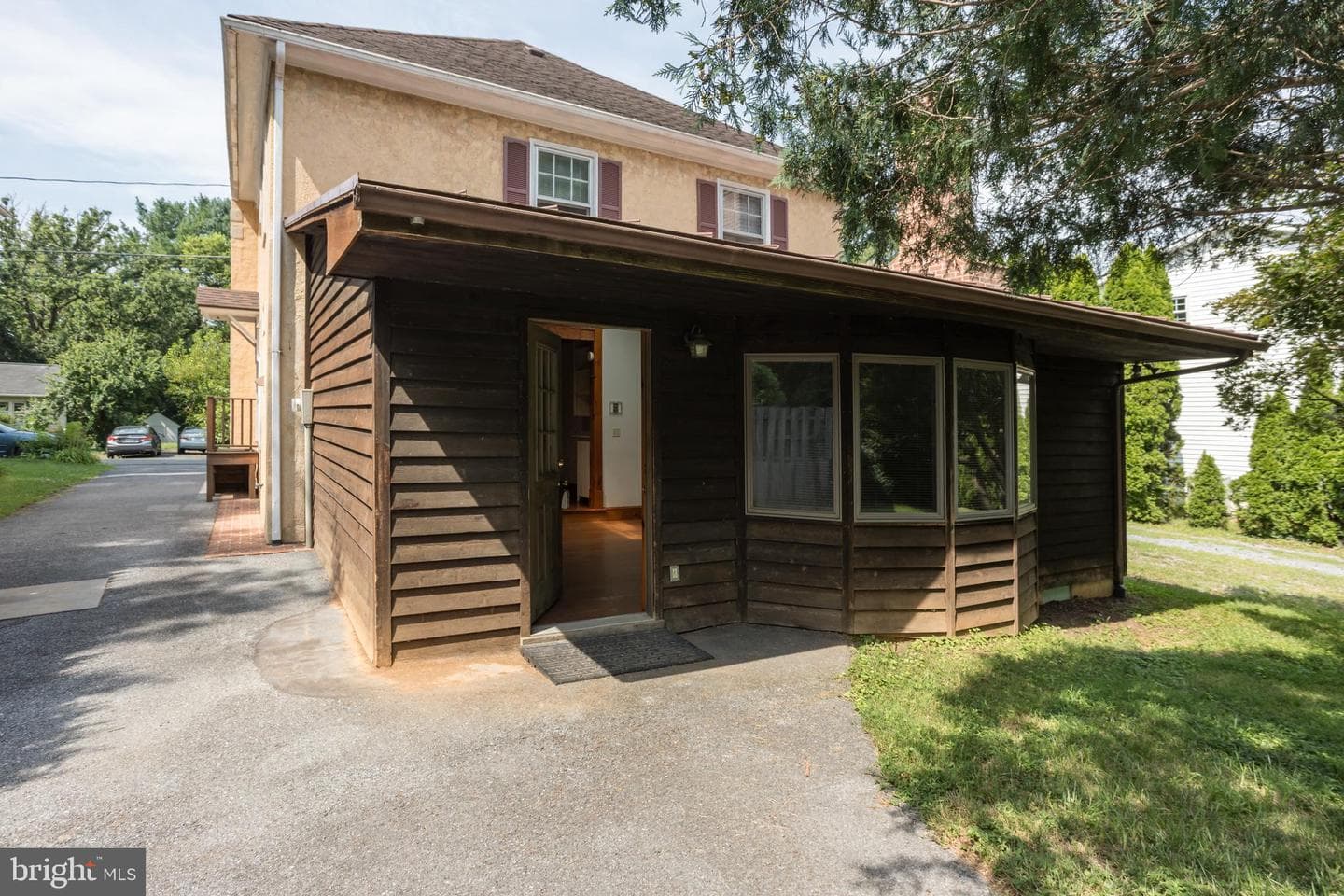 218 Treadwell Street photo 11