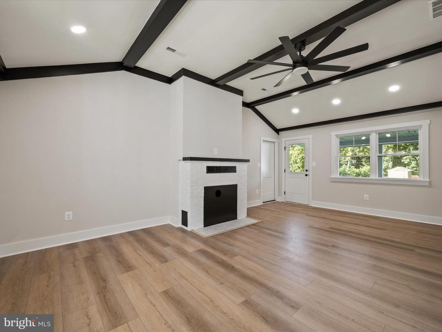 6866 Lord Fairfax Highway photo 8