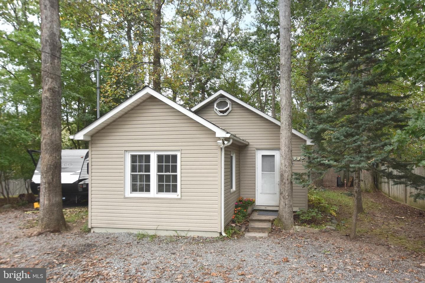 420 White Oak Lane photo 2