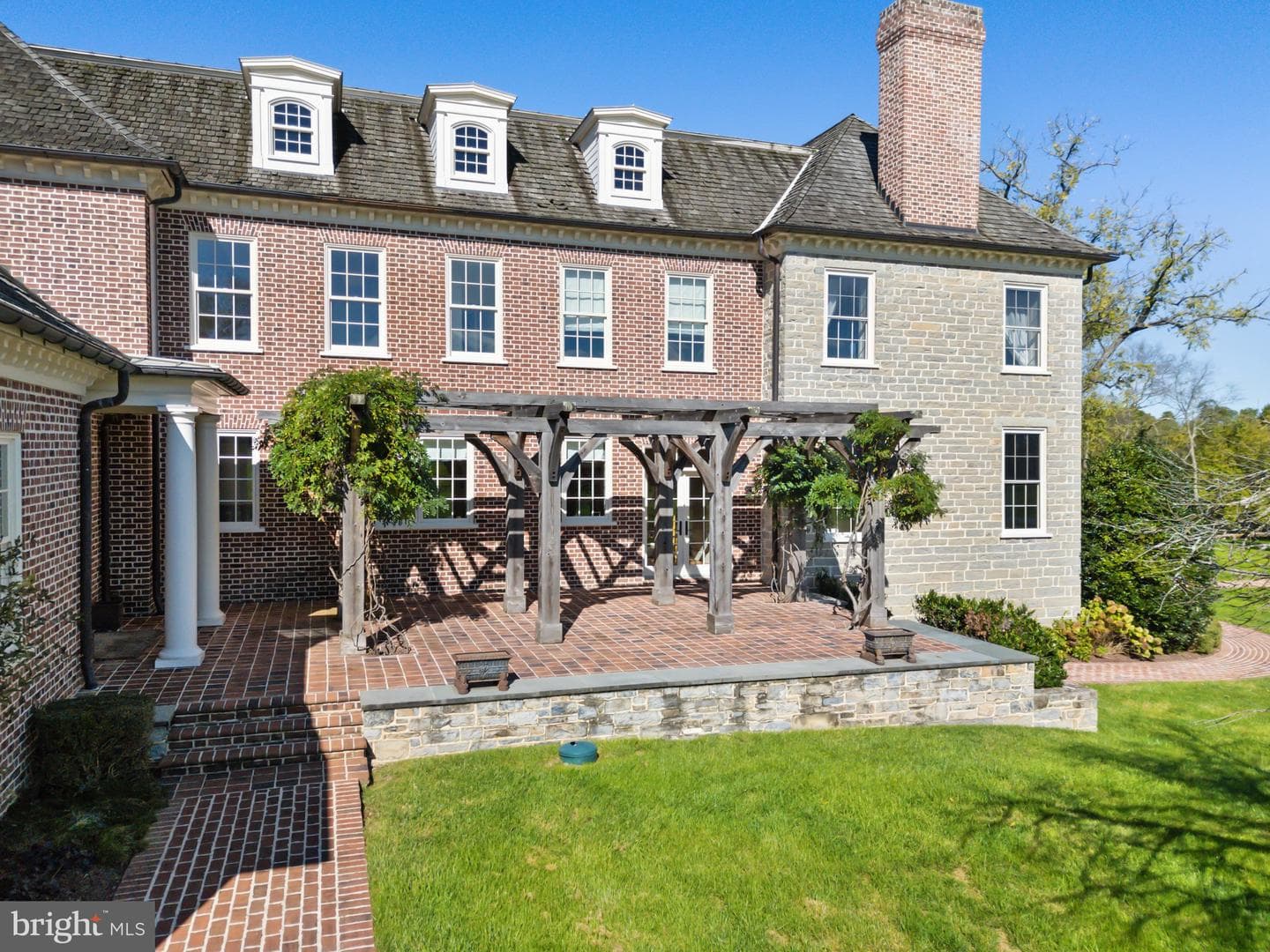 1077 Ginns Road photo 101