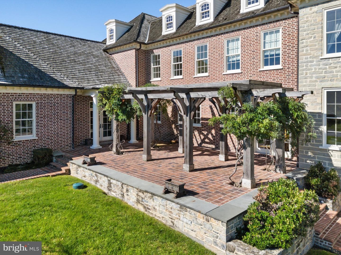 1077 Ginns Road photo 102