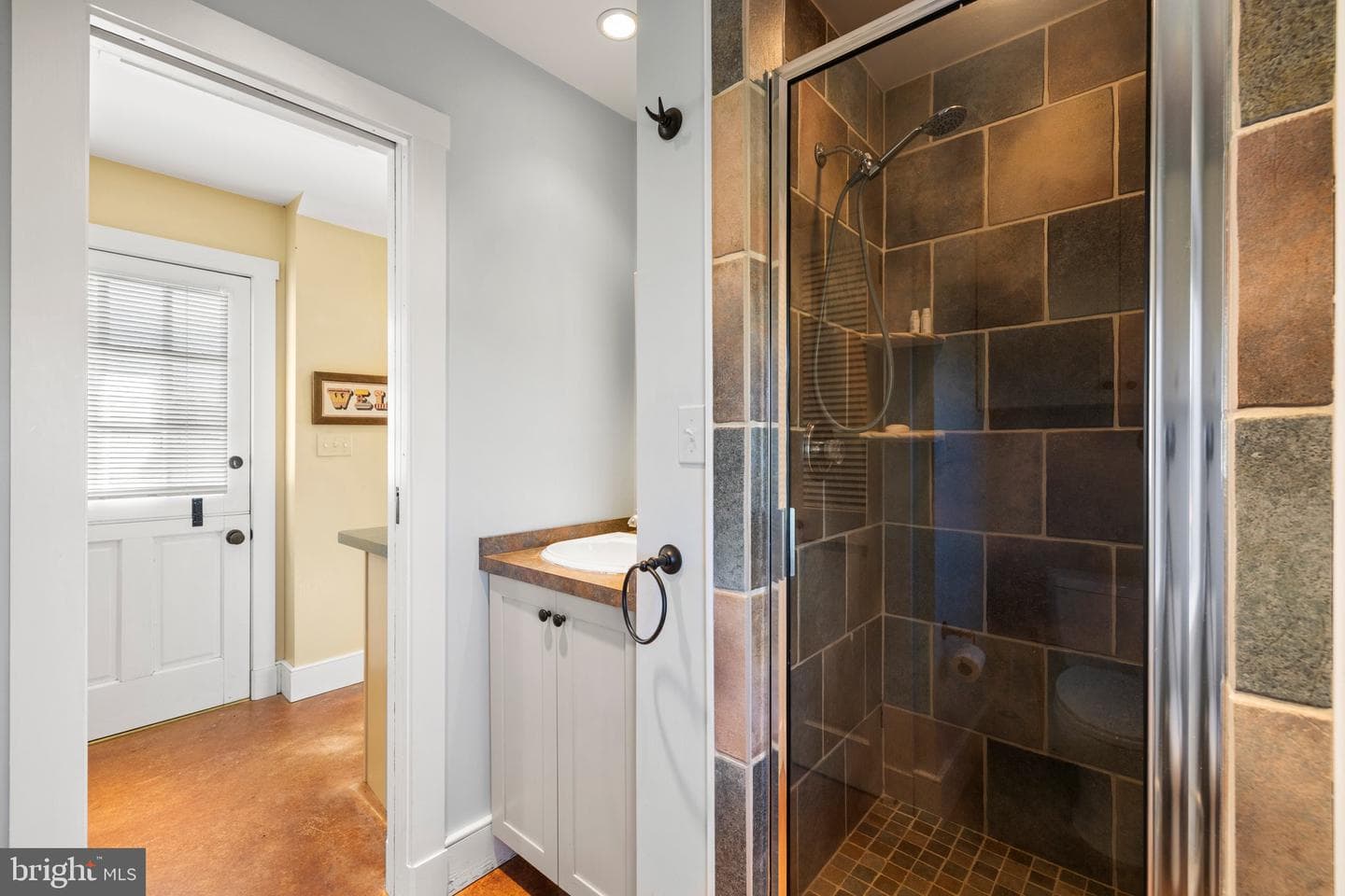 1077 Ginns Road photo 115