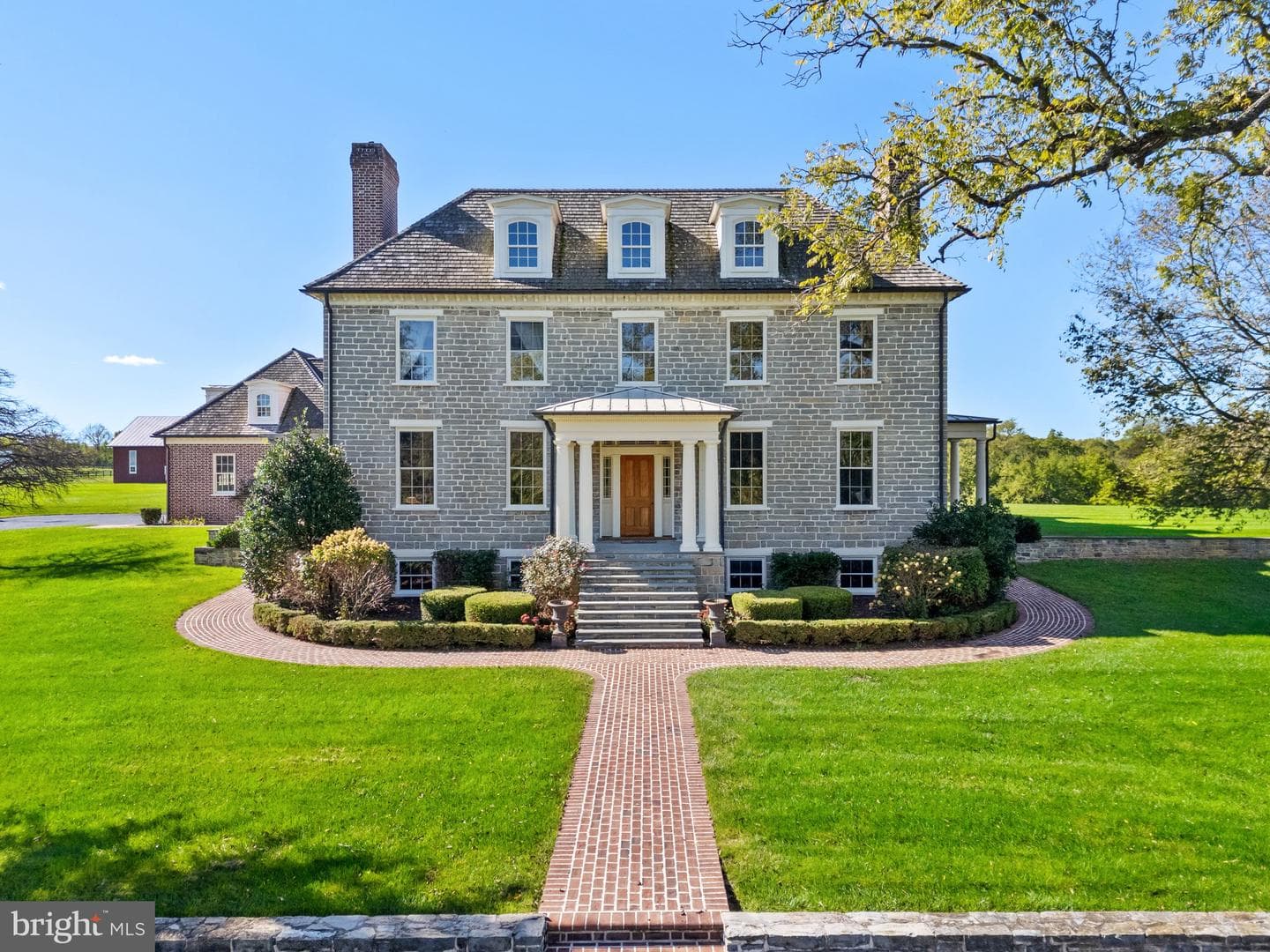 1077 Ginns Road photo 3