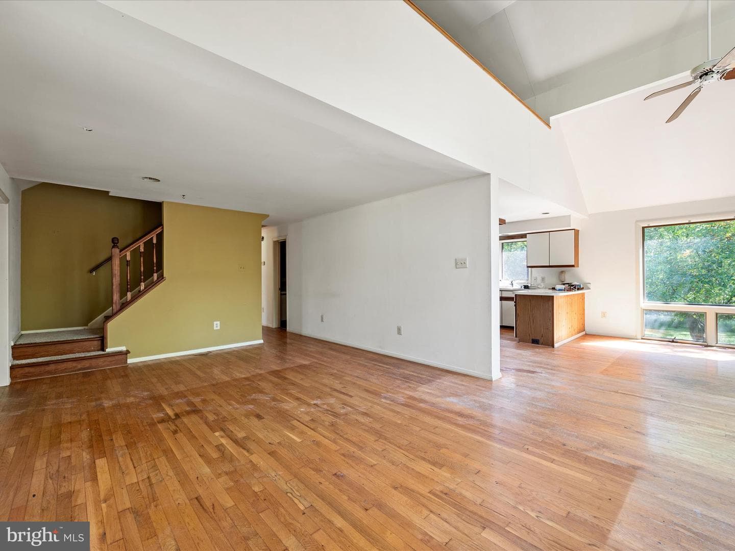 616 Chestnut Lane photo 10