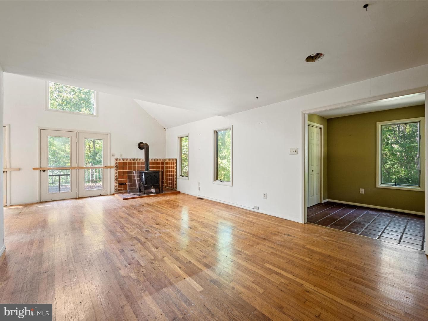 616 Chestnut Lane photo 8