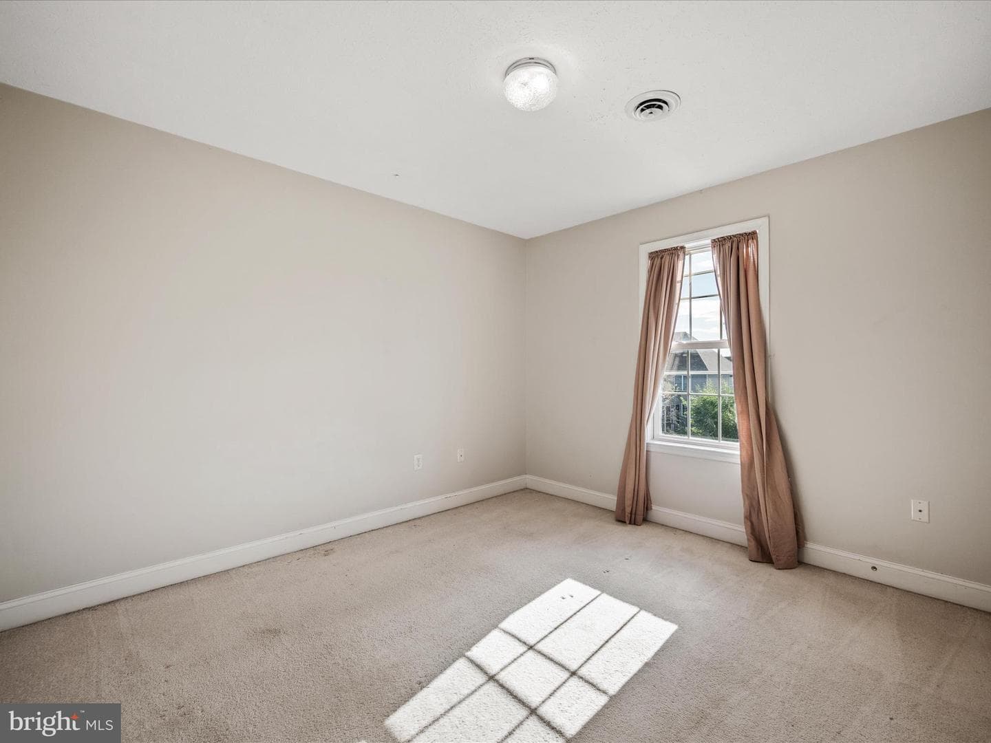 317 Henderson Court photo 36