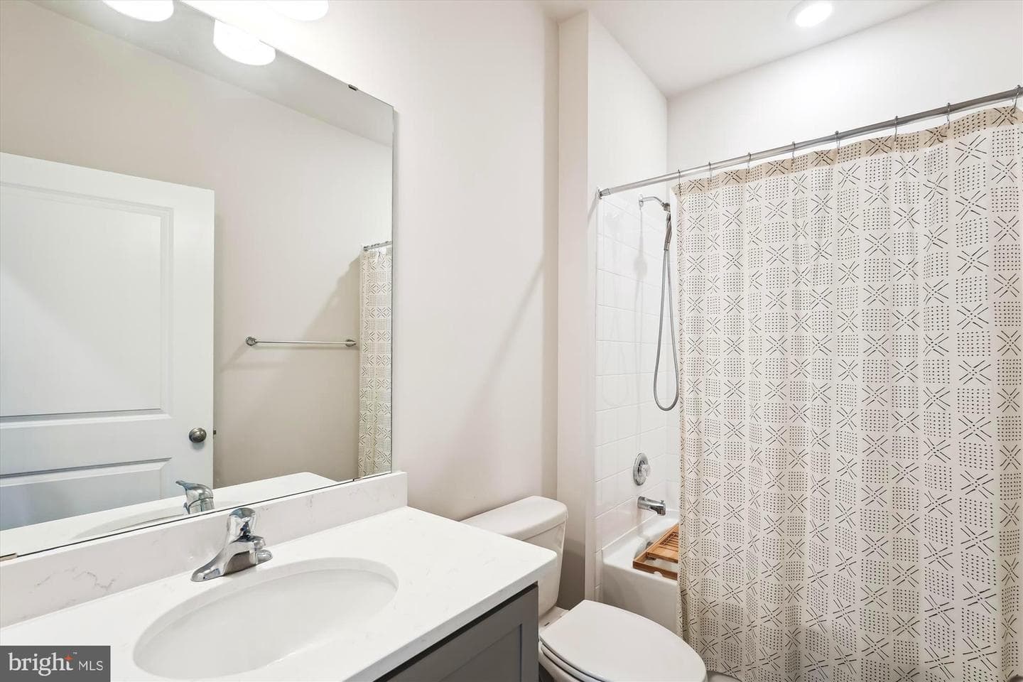 348 Tyson Drive photo 22