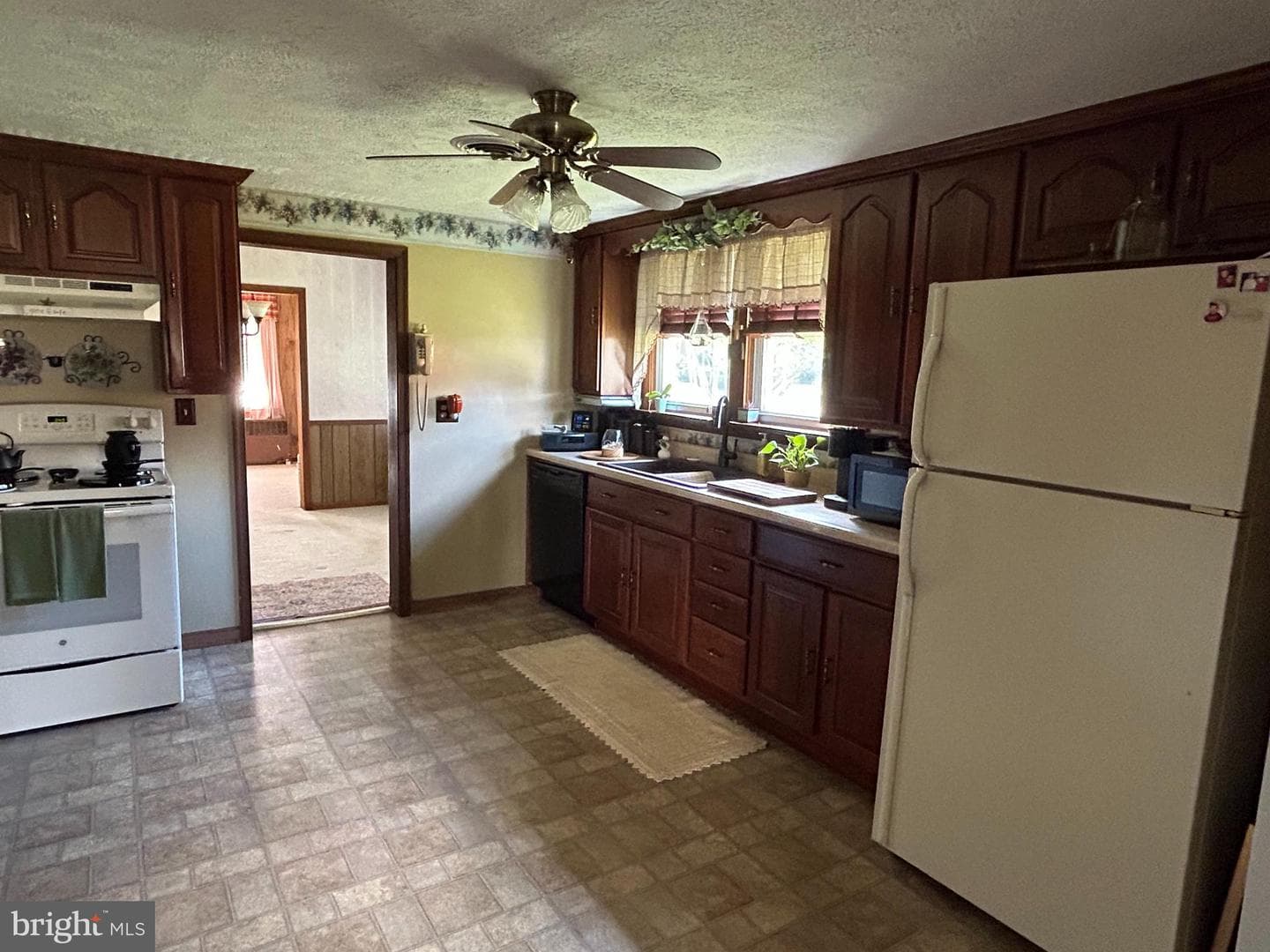 238 Walnut Street photo 7