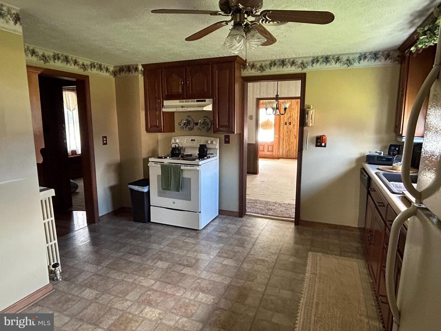 238 Walnut Street photo 8