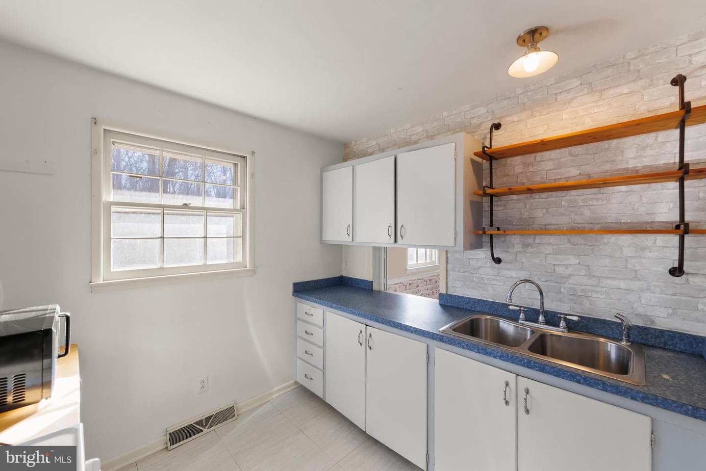 304 Garden Road photo 9