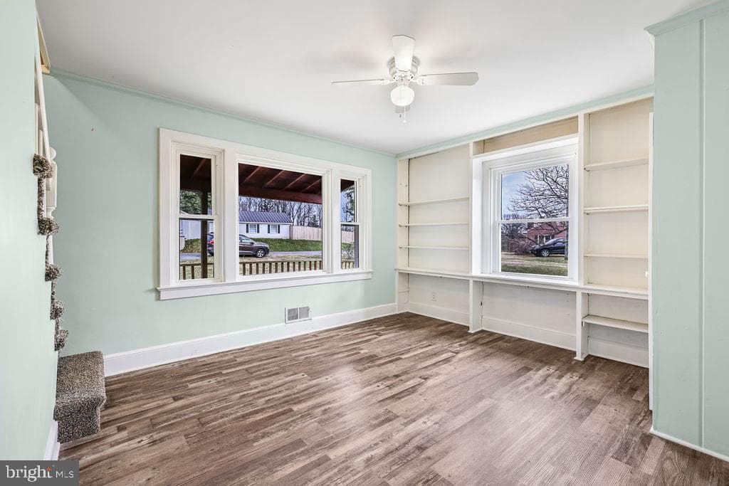201 N Greenway Avenue photo 13