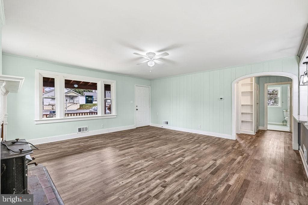 201 N Greenway Avenue photo 14