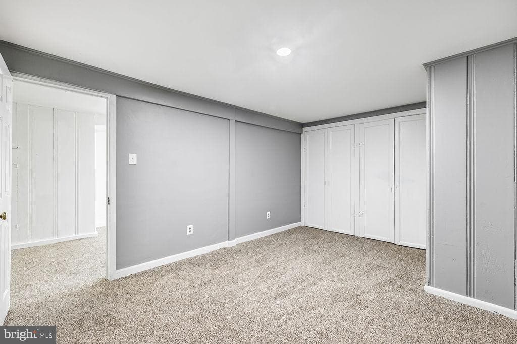 201 N Greenway Avenue photo 18