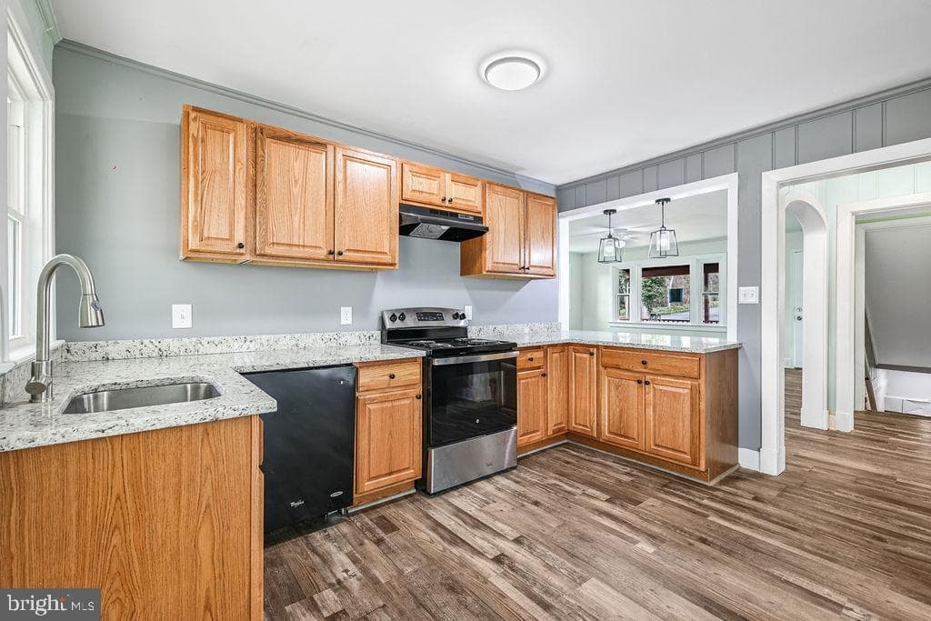 201 N Greenway Avenue photo 2