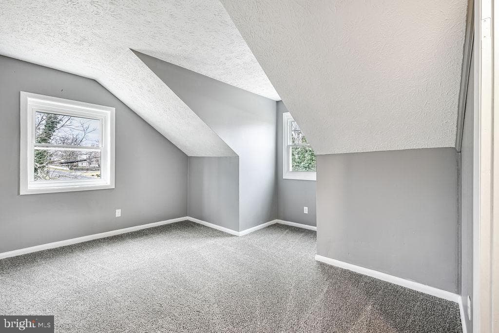 201 N Greenway Avenue photo 26