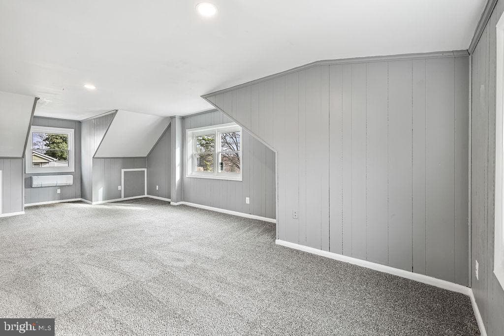 201 N Greenway Avenue photo 30