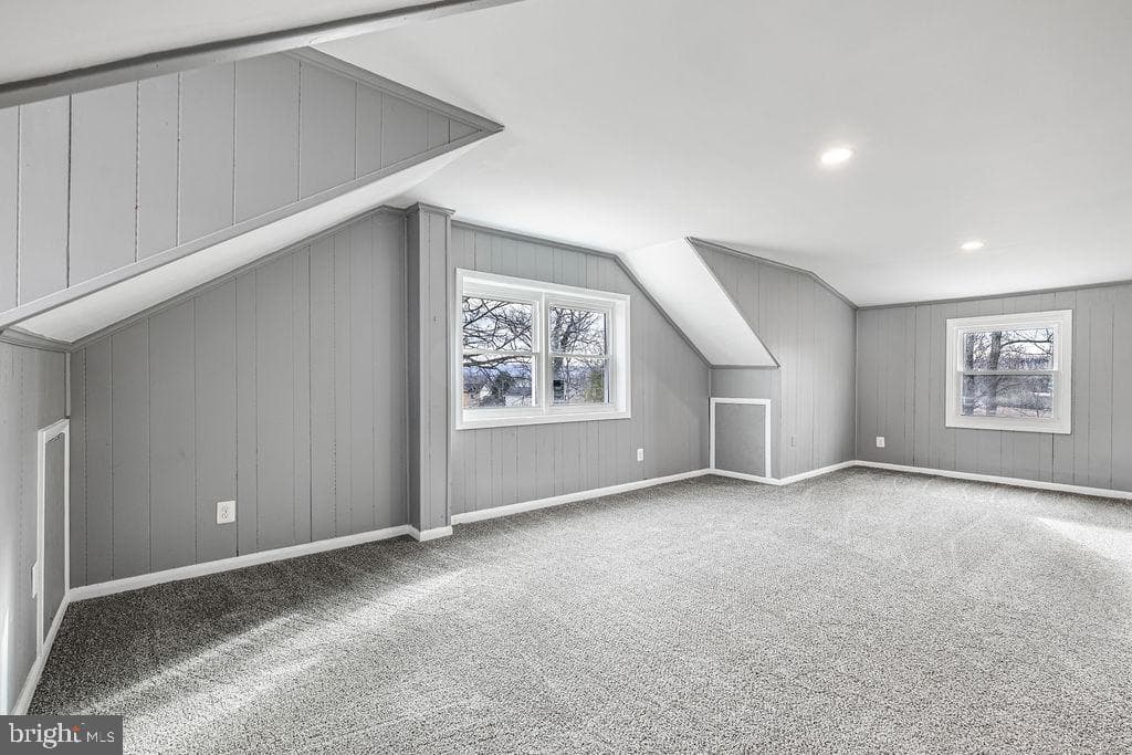 201 N Greenway Avenue photo 32