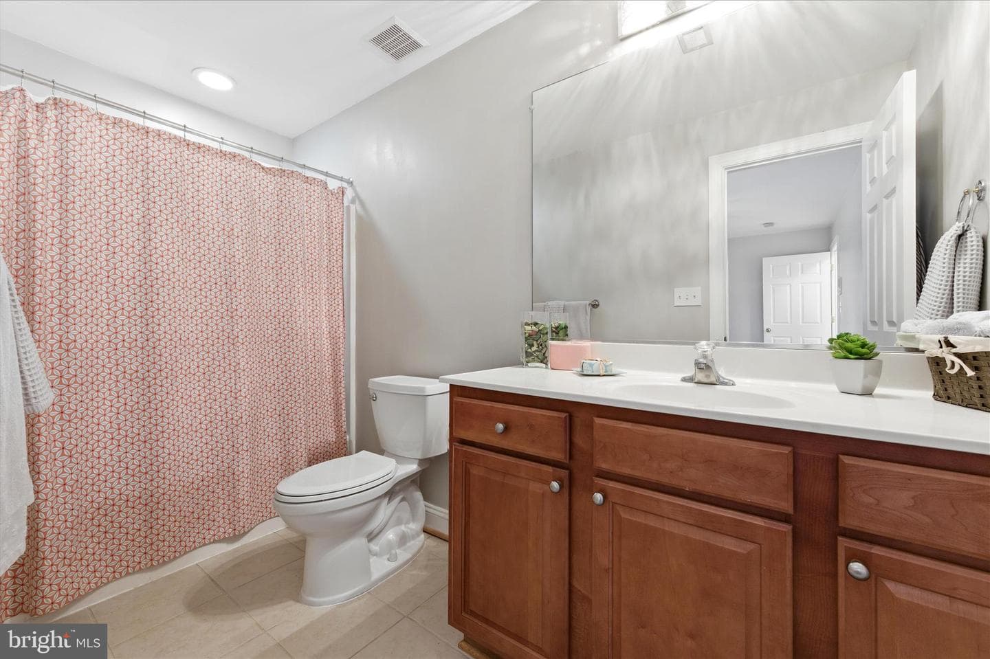 117 Hermitage Boulevard photo 32