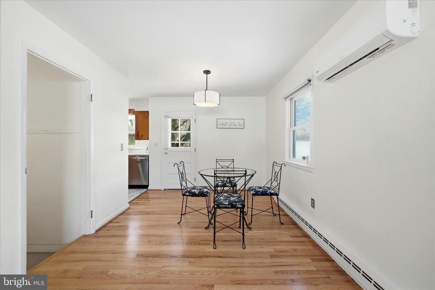 311 S Buckmarsh Street photo 16