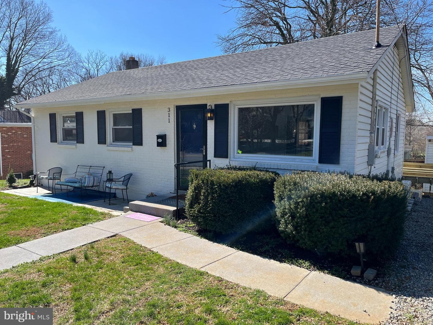 311 S Buckmarsh Street, Berryville
