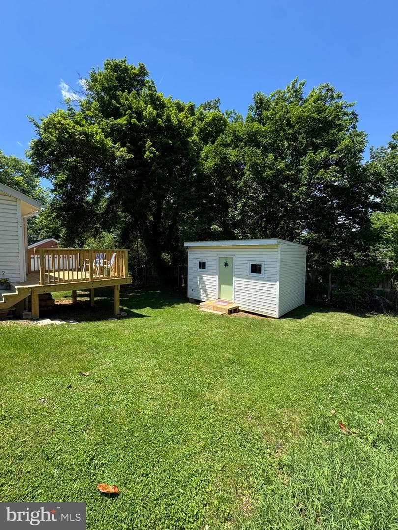 311 S Buckmarsh Street photo 9