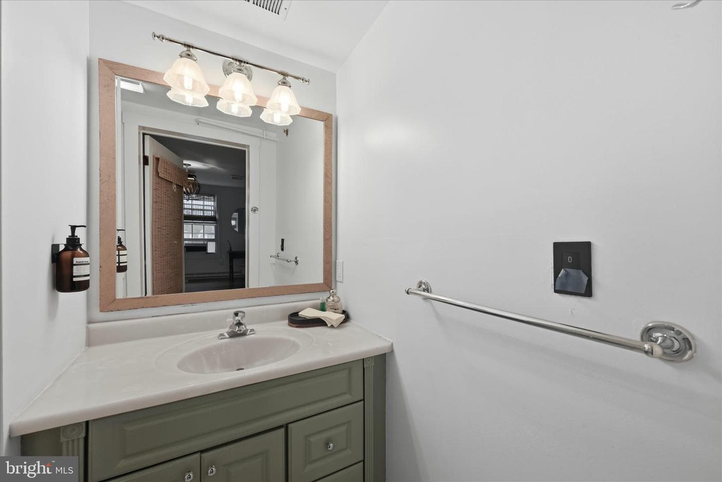 210 W Main Street photo 79