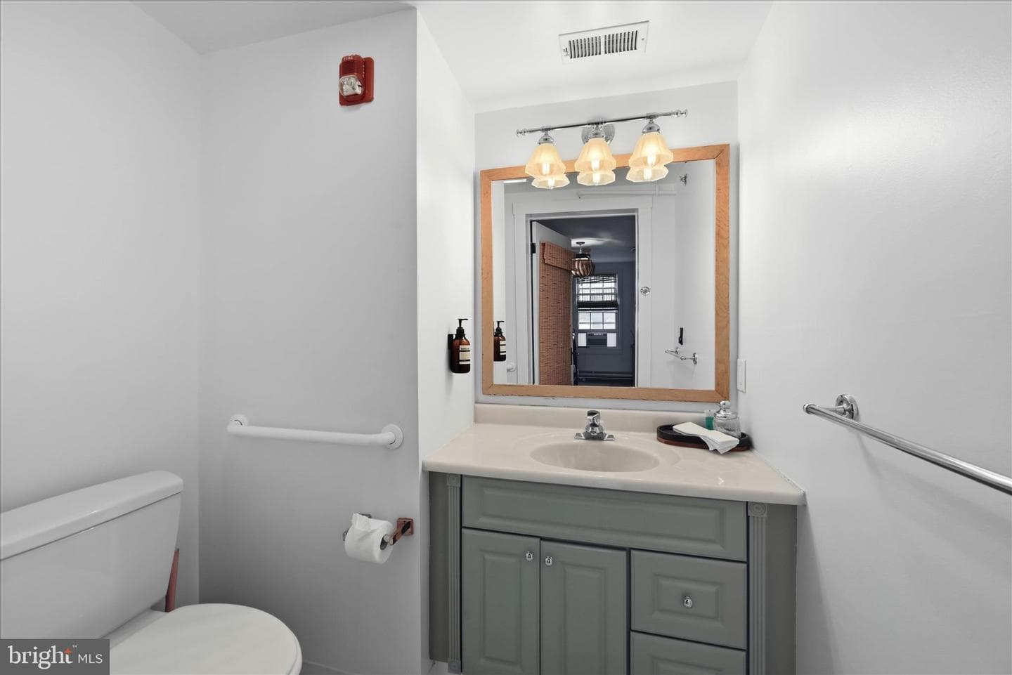 210 W Main Street photo 80