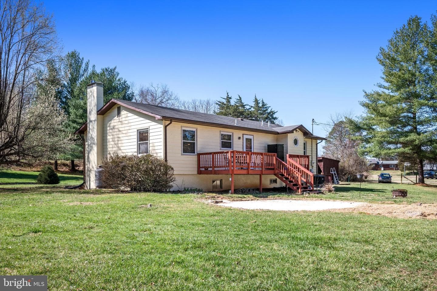 6521 Howellsville Road photo 2