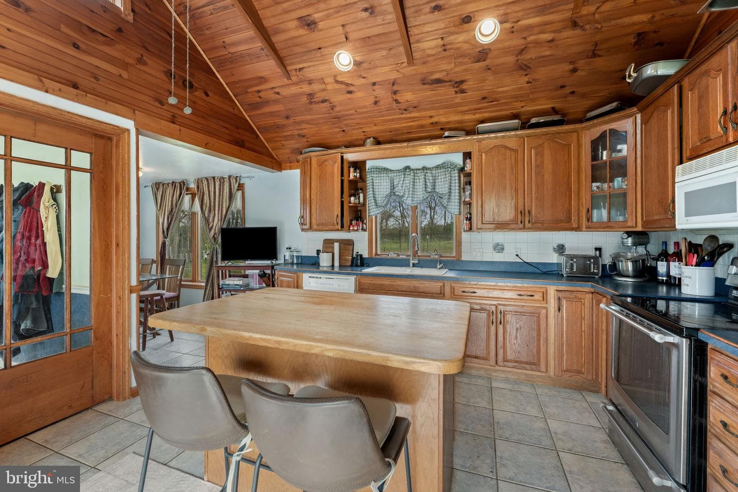 420 Russell Road photo 26