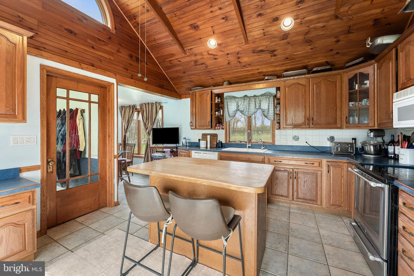 420 Russell Road photo 27