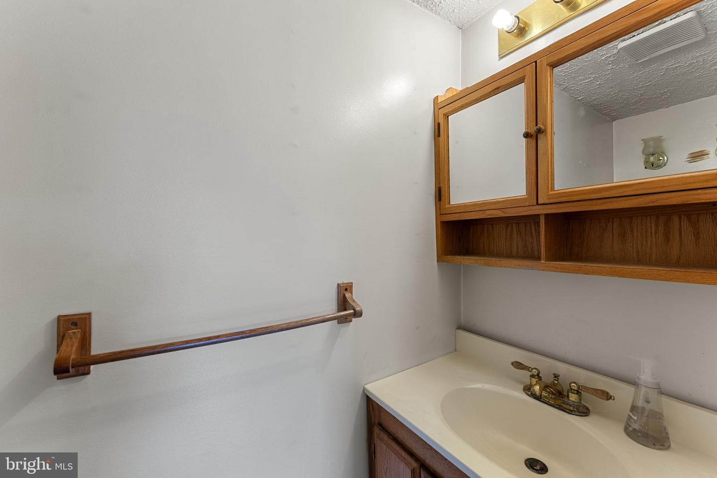 420 Russell Road photo 34