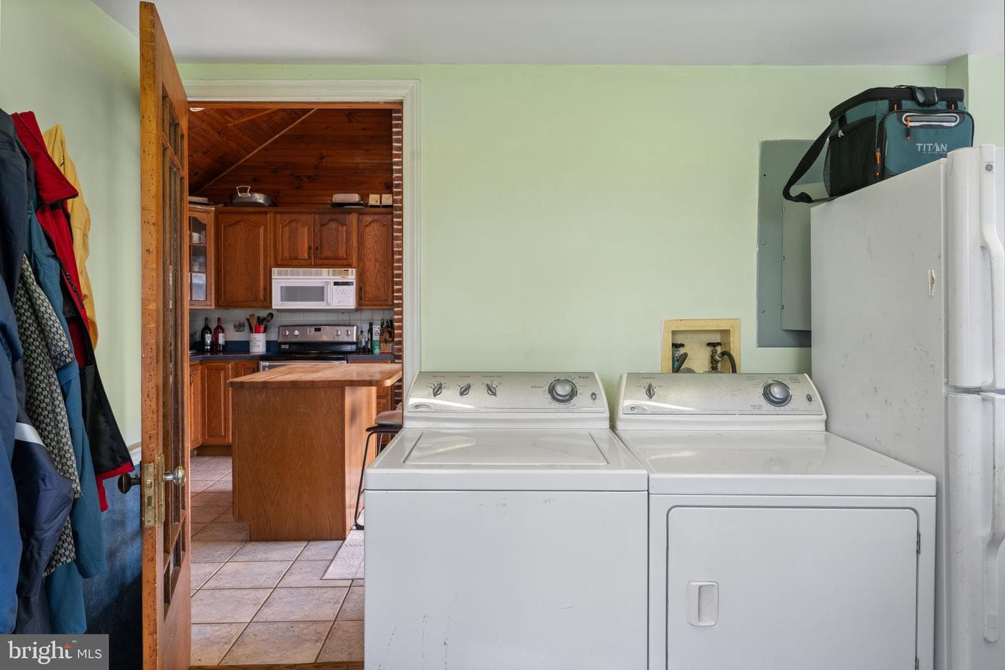 420 Russell Road photo 40