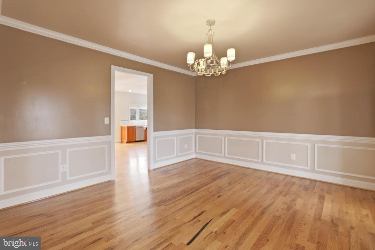 413 Montgomery Court photo 26