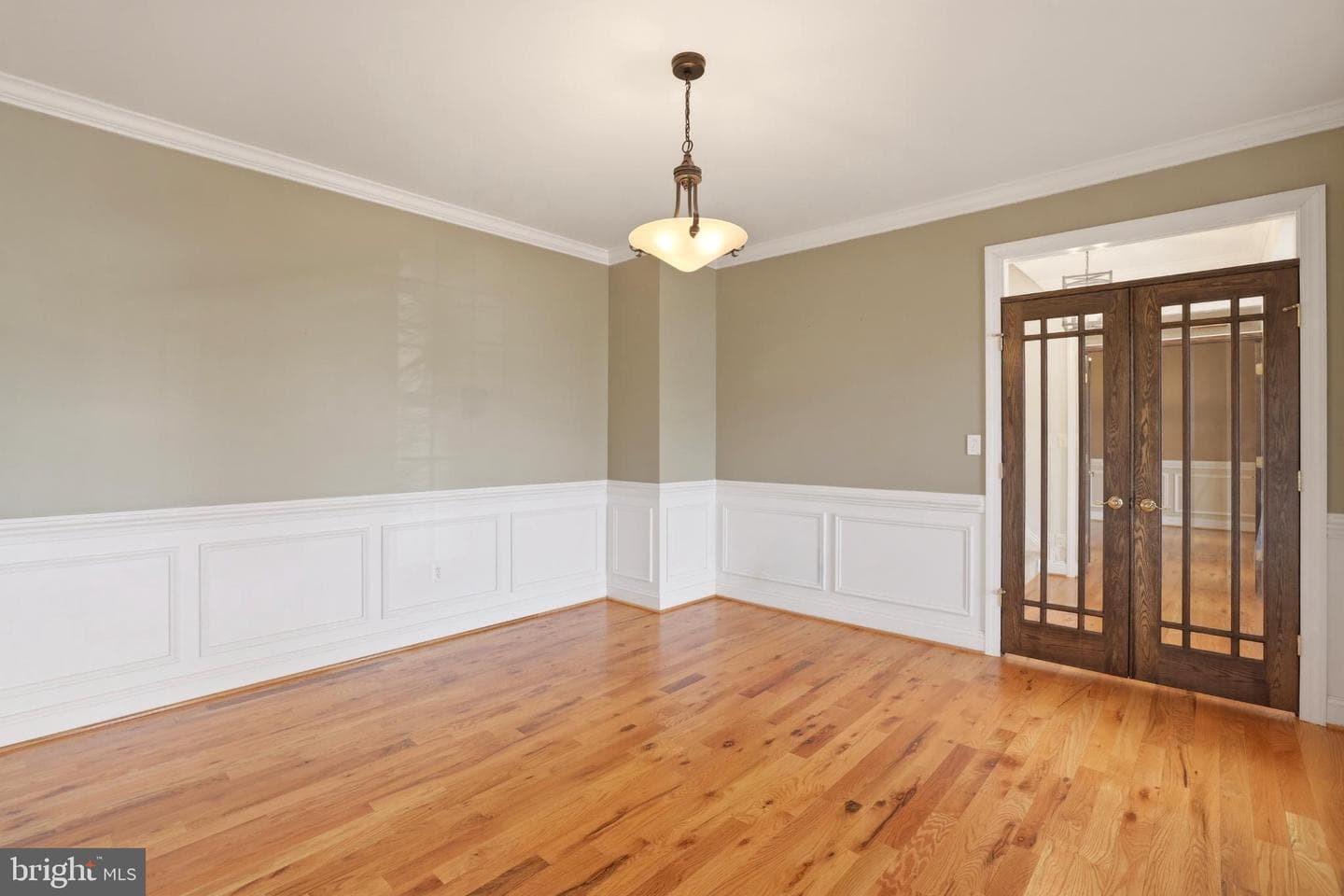 413 Montgomery Court photo 29