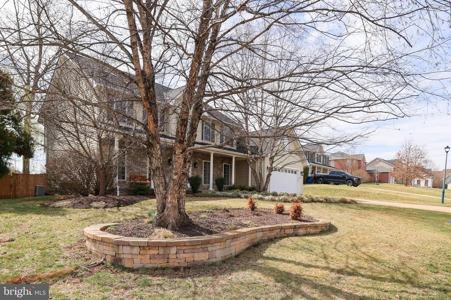 413 Montgomery Court photo 3