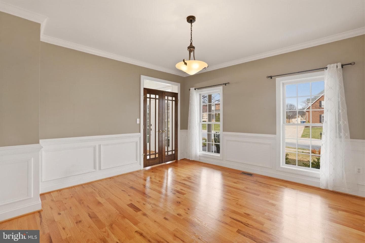 413 Montgomery Court photo 30