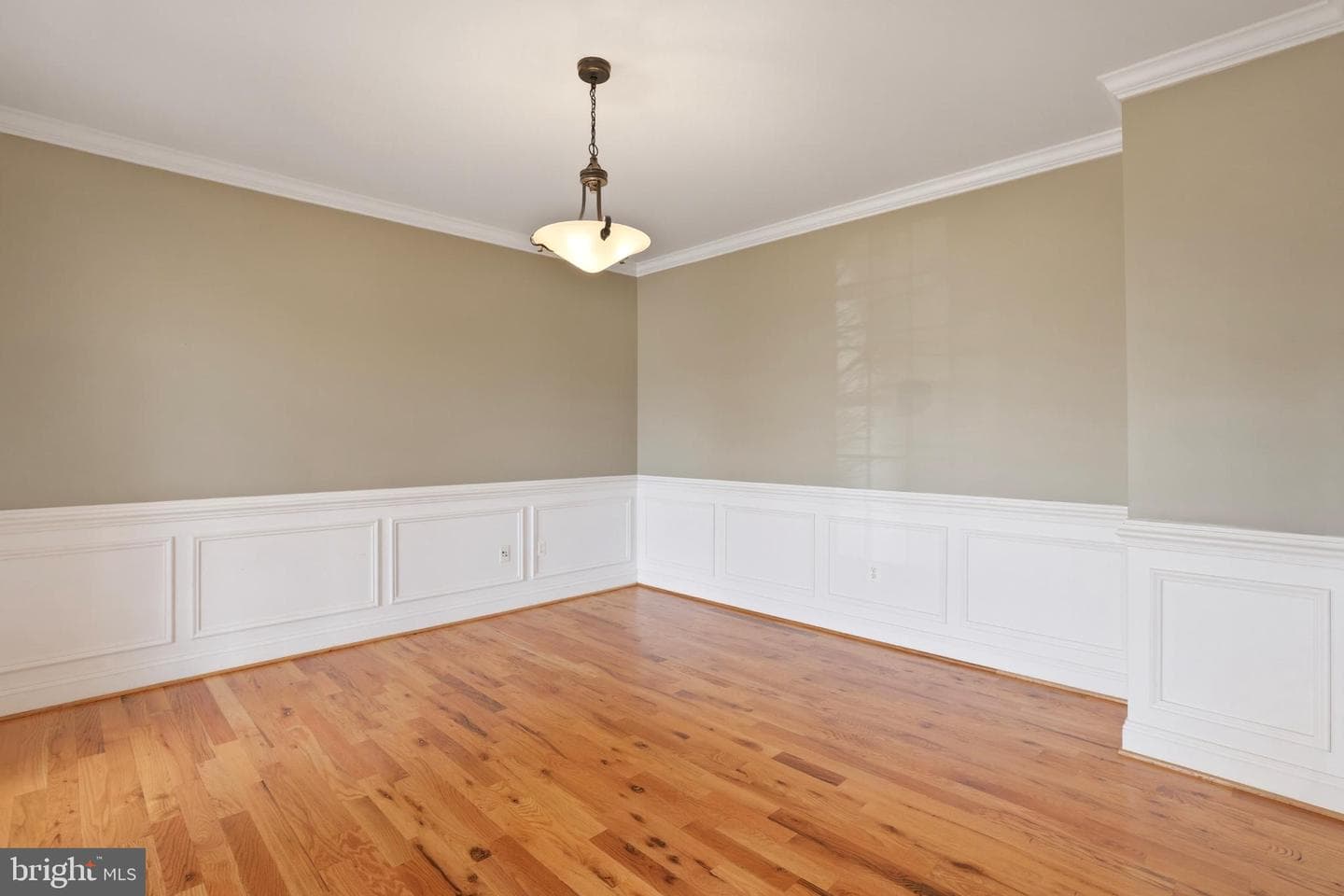 413 Montgomery Court photo 31