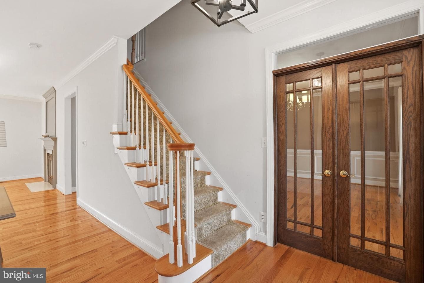 413 Montgomery Court photo 34